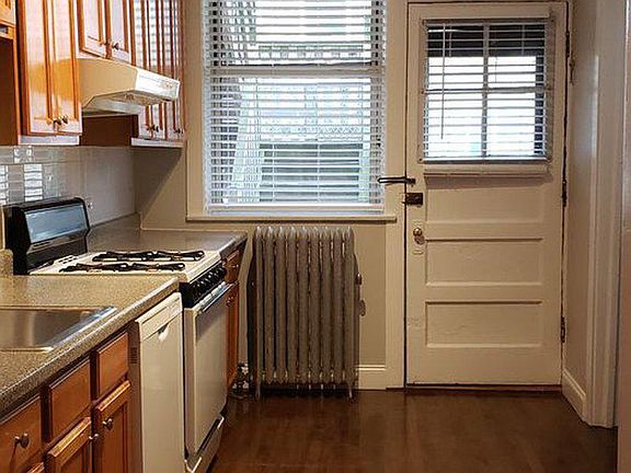 5th image of 1216 W Lunt Ave APT 2
