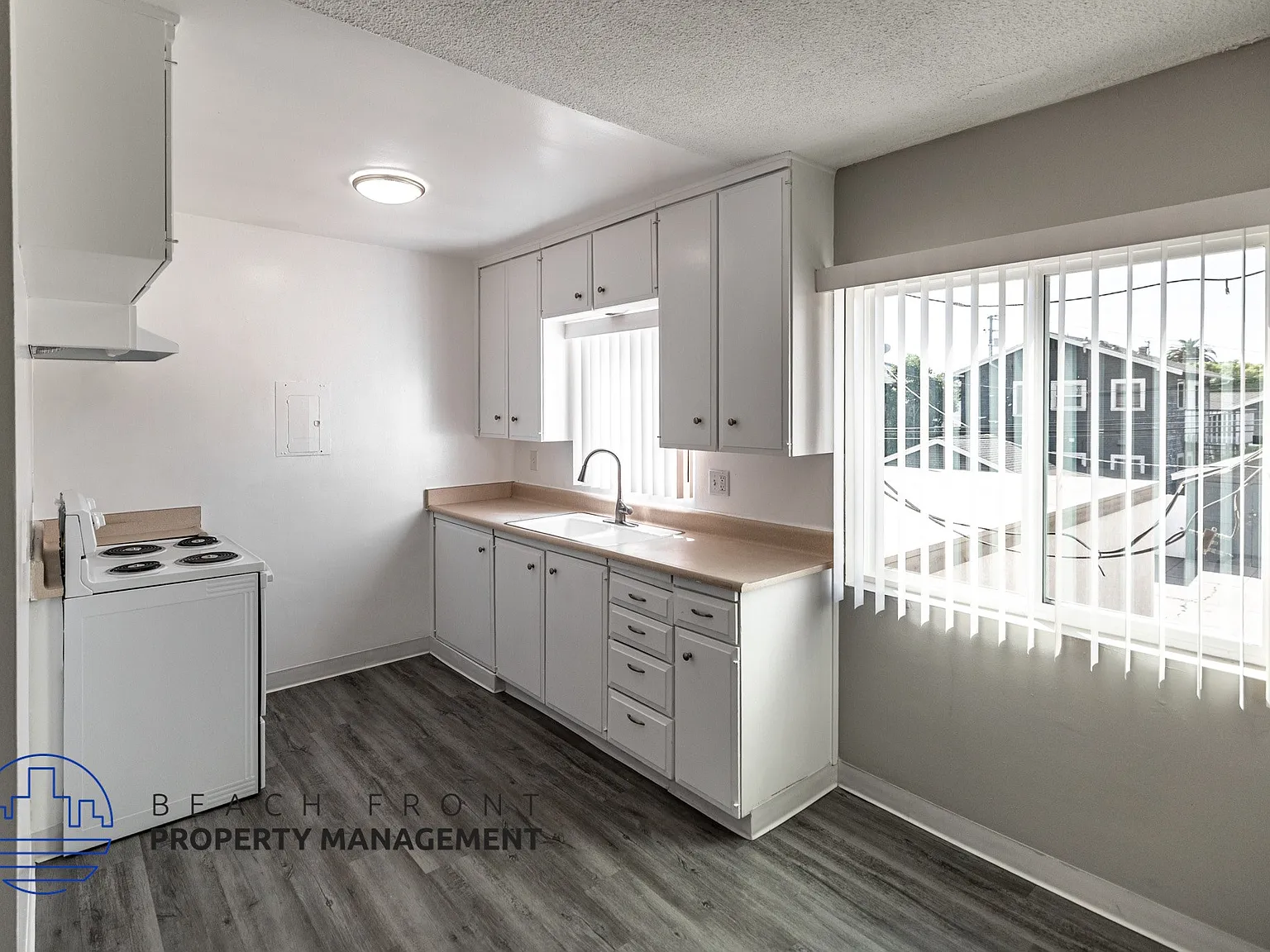 316 Gladys Ave. — Photo 2