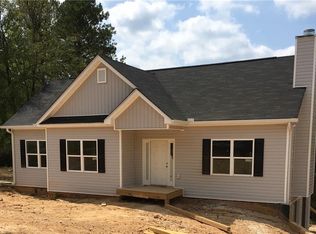 10 Hopkins Farm Dr, Adairsville, GA 30103