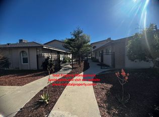 915 W Oak Ave APT 2, Visalia, CA