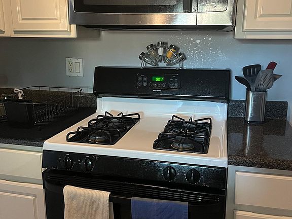 2nd image of 5 Brevoort Dr APT 1F