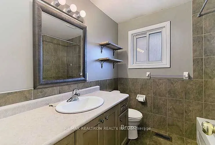 26 John St E — Photo 13