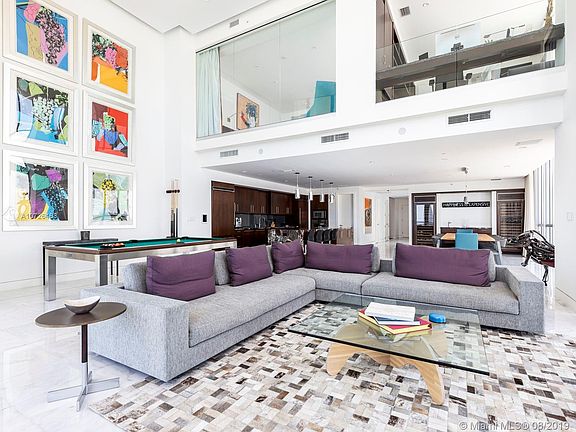 3rd image of 1100 Biscayne Blvd Unit 4707