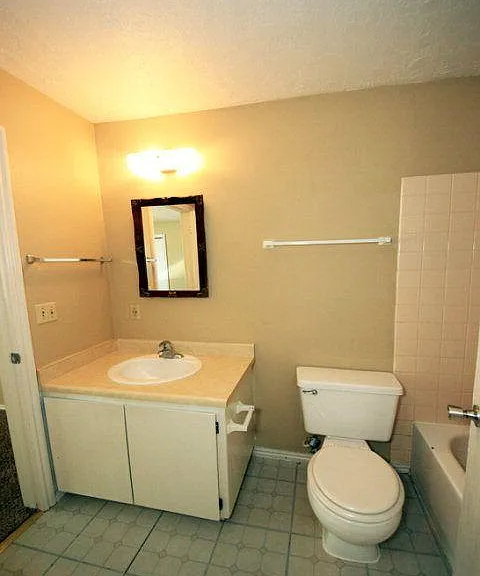 1090 E Cedar St #2 — Photo 5