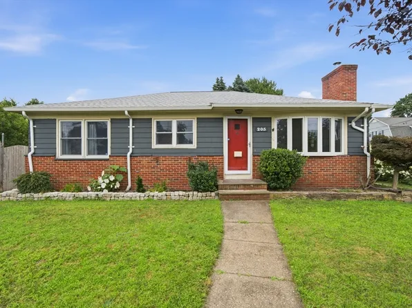 205 Central Ave, Seekonk, MA 02771