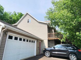 32 21st St SW, Rochester, MN 55902