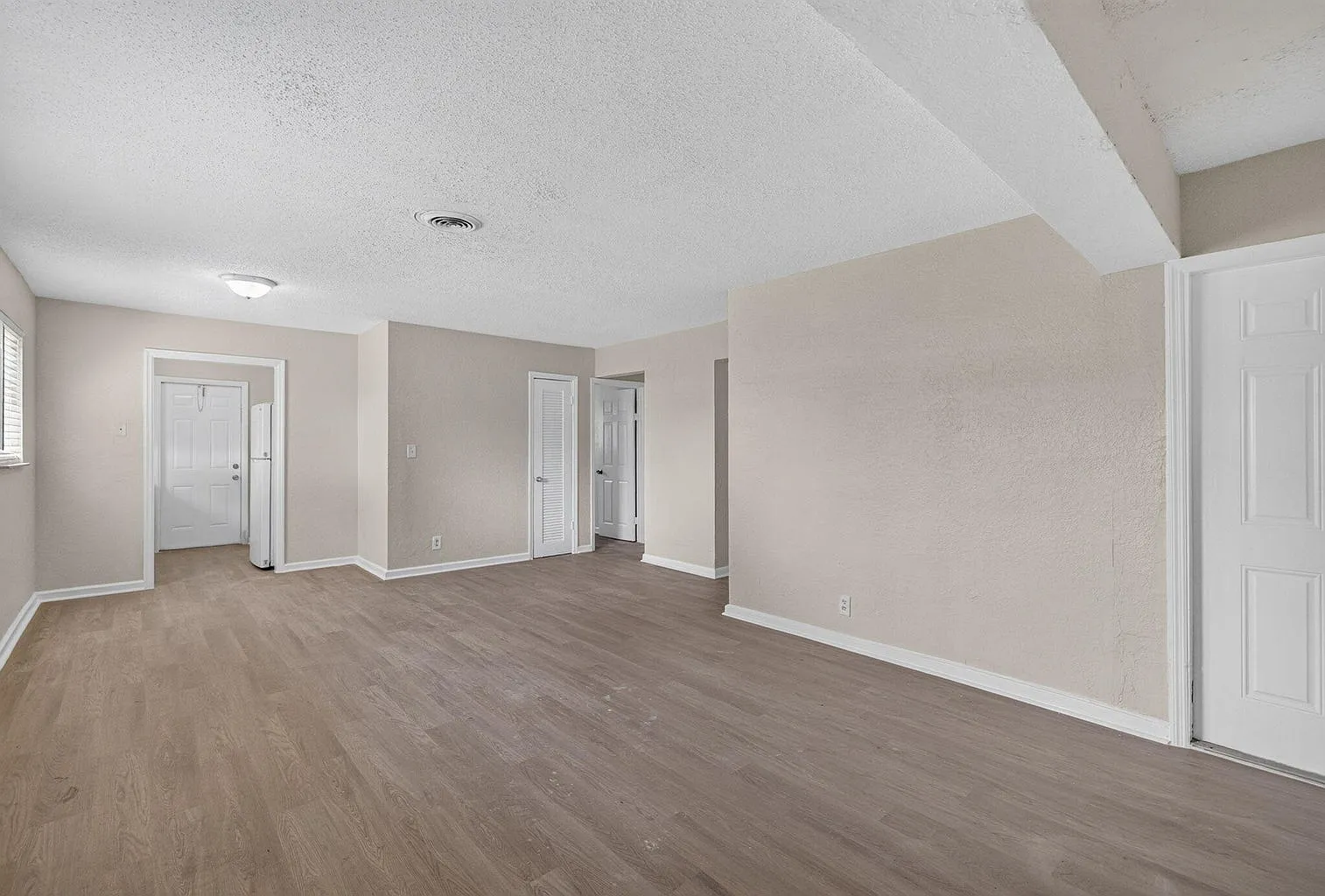 3 bed, 1.0 bath, $2,295 — Photo 4