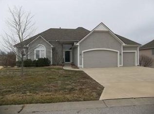 14113 Belrive Cir, Basehor, KS 66007