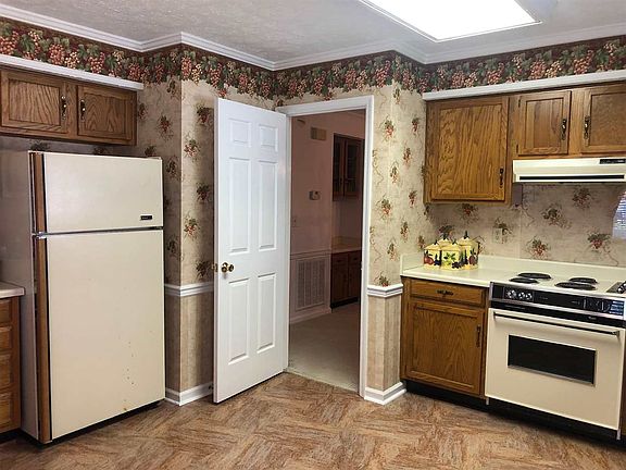 5th image of 102 Plantation Dr
