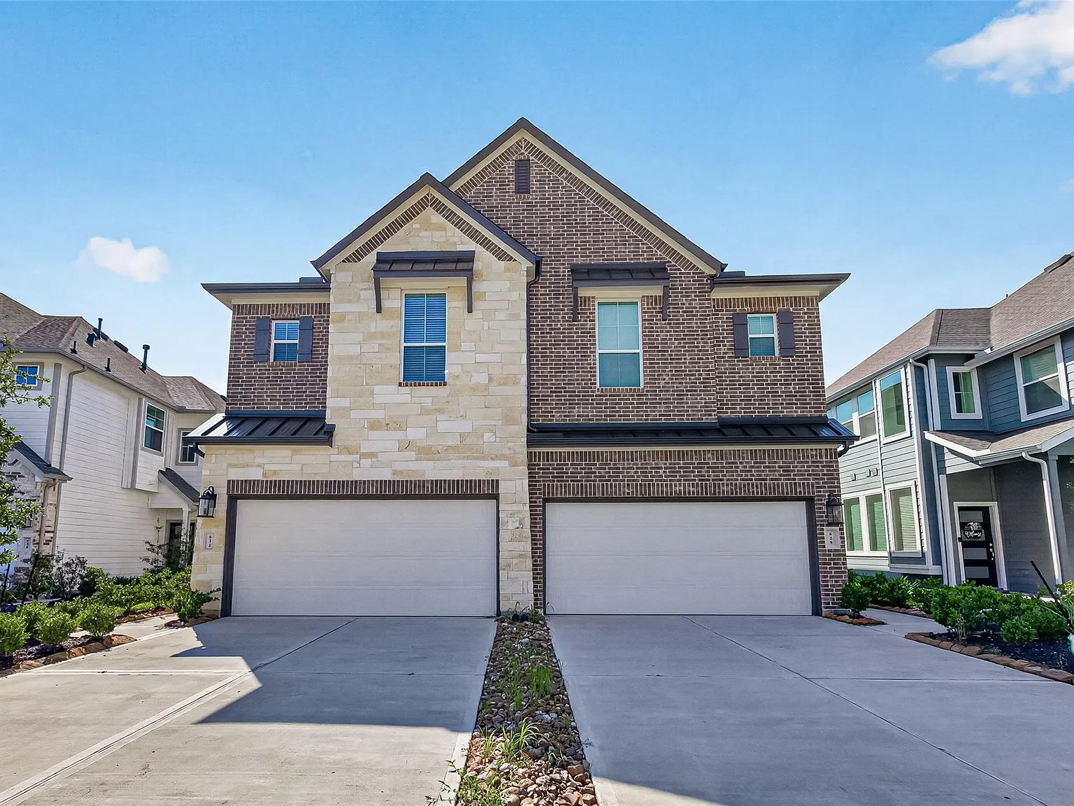 3 bed, 2.5 bath, 1635 sqft, $2,200 — Photo 2