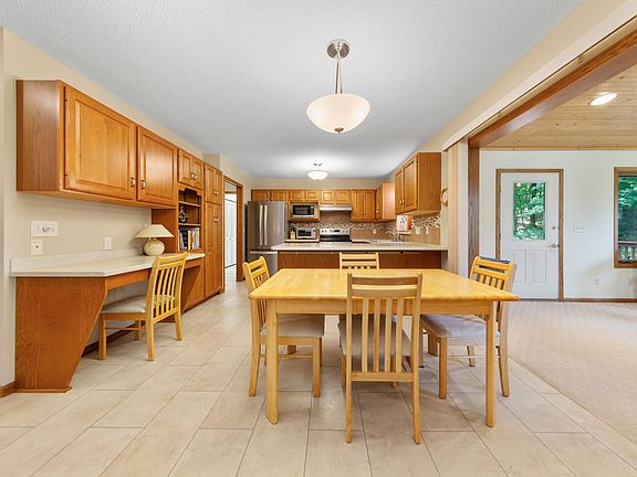 5th image of 2104 Taylor Ct