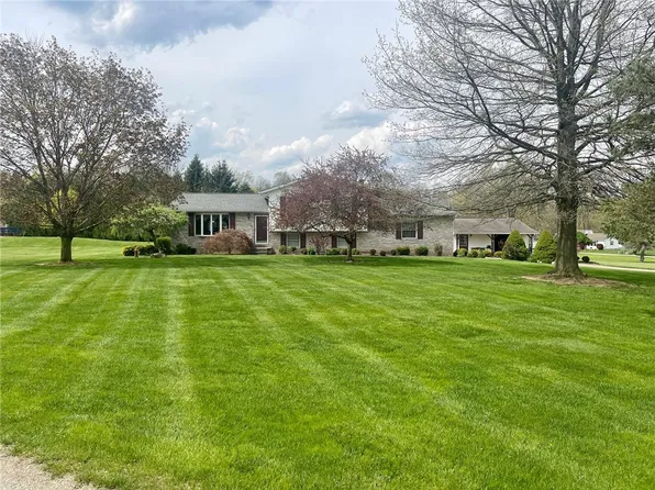 127 Leeper Dr, New Castle, PA 16102