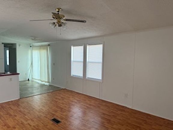 4th image of 3745 Burgaw Hwy #4