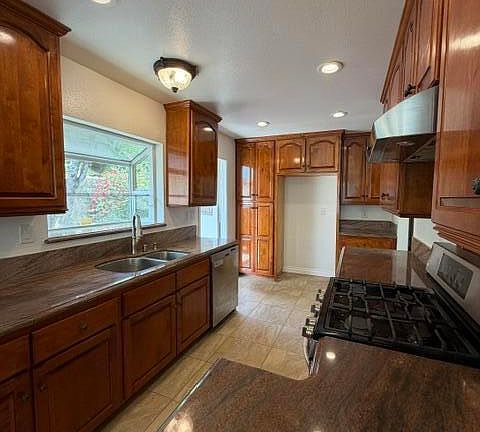 5th image of 3115 Foothill Rd