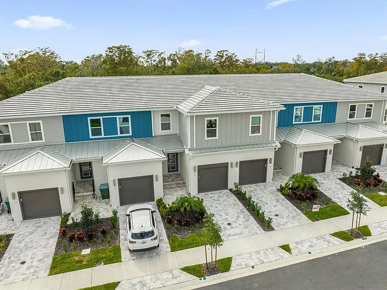 7838 Spectrum Dr — Photo 25