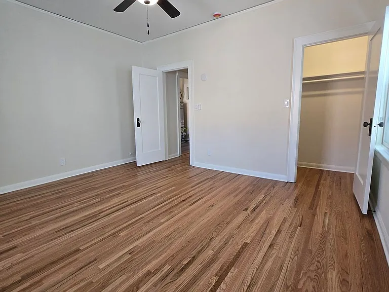 Boutique Apartment building in the mid-Wilshire — Photo 23