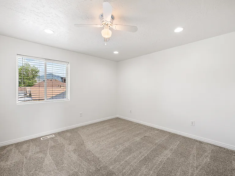 609 E Wilmington Ave — Photo 21