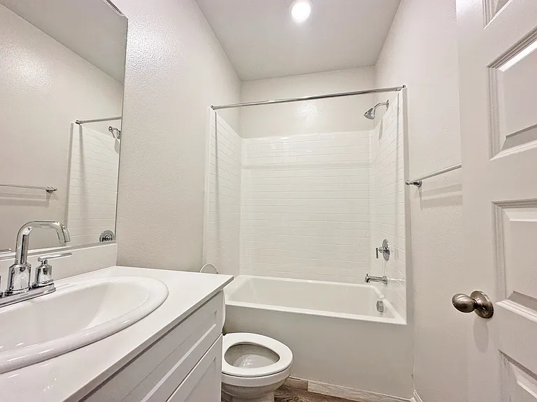 2711 Erebus Ct — Photo 5