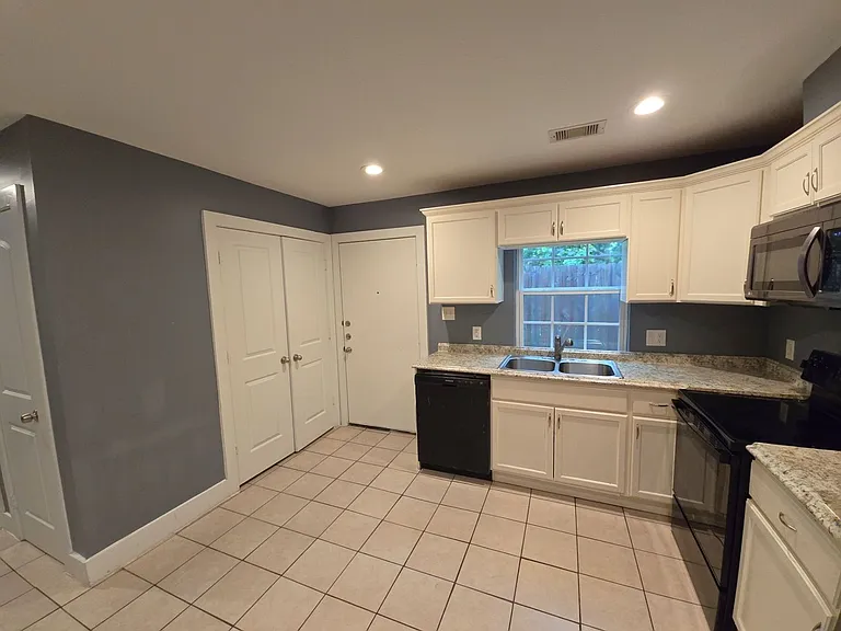 11435 Raincove Dr #B — Photo 14