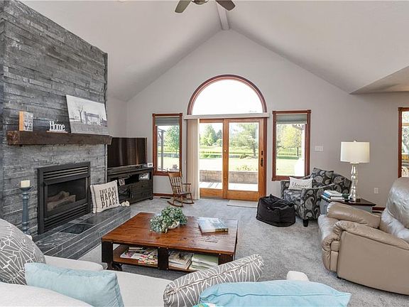 5th image of 10297 Breezeway Cir