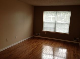 28 Guisborough Way, Edison, NJ 08820