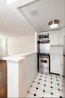 Rented by Mirador Real Estate | media 7