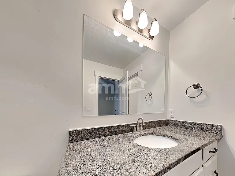 1742 E Shadow Dr — Photo 12