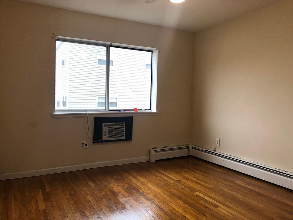 1st image of 726 Logan Ave