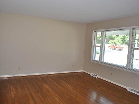 3rd image of 3834 Habersham Dr