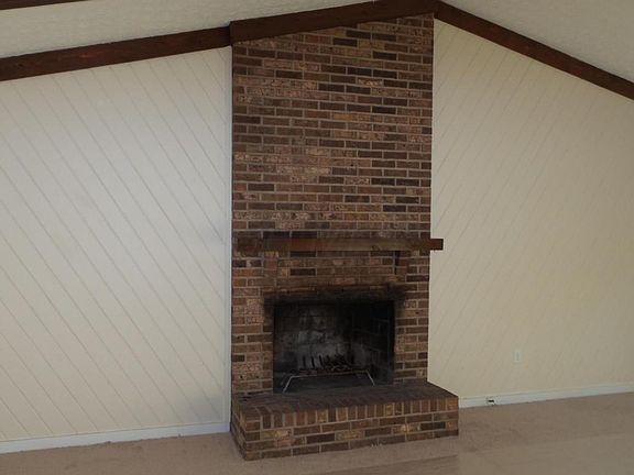4th image of 719 Mohican Way