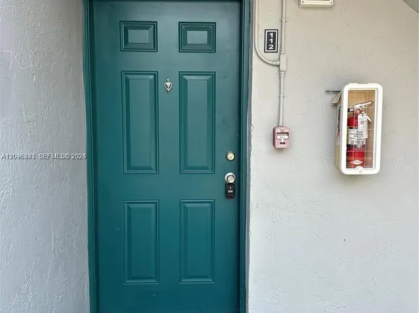 7020 NW 179th St APT 112, Hialeah, FL 33015