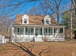 24 Orchard Grove Ln, Hudson, NY 12534