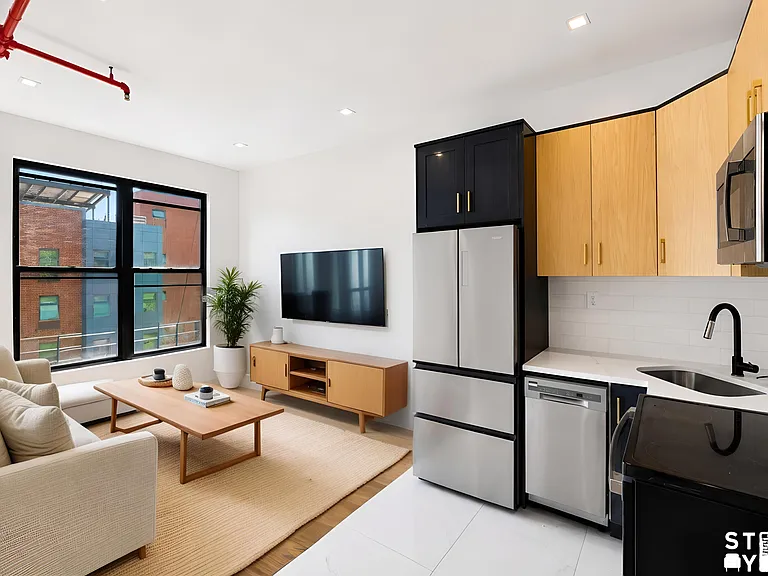 1556 Fulton St #Penthouse B — Photo 2