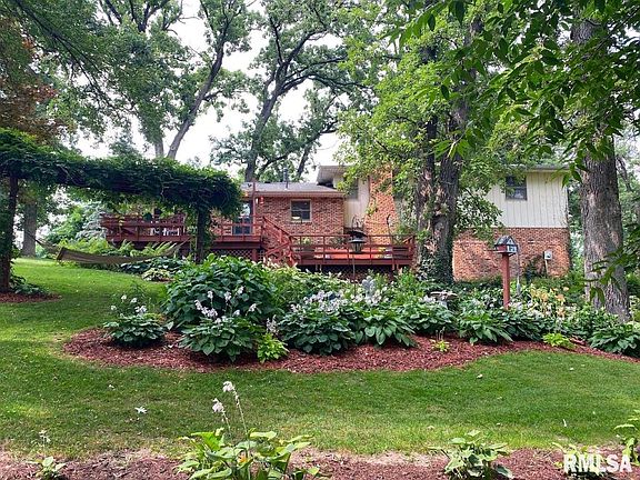 4th image of 4 Timberlane Dr