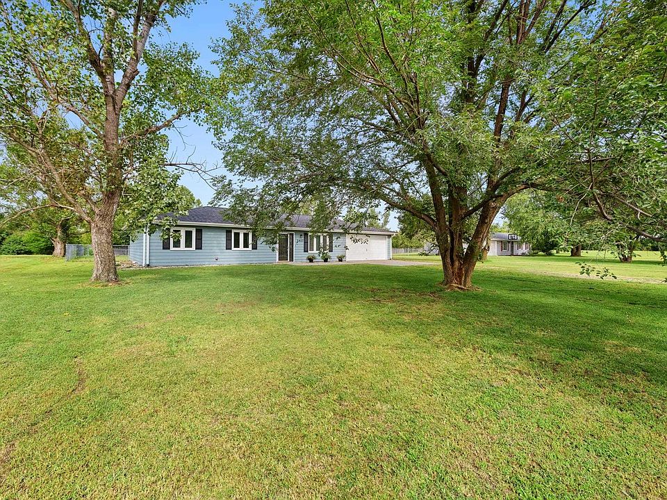 1st image of 2417 Brookfield Dr