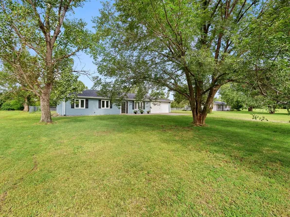 2417 Brookfield Dr, Manhattan, KS 66503