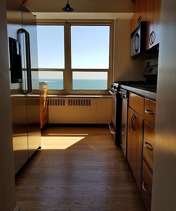 3rd image of 3950 N Lake Shore Dr APT 1430