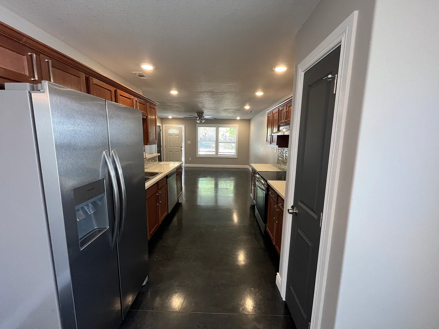 3 bed, 1292 sqft, $1,600 — Photo 4