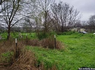 15570 Kilowatt Rd, Elmendorf, TX 78112