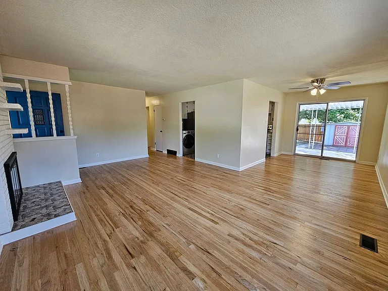 3617 Leeds Ln — Photo 8