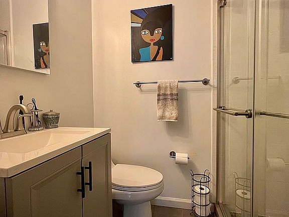 5th image of 280 Collins Ave APT 3J