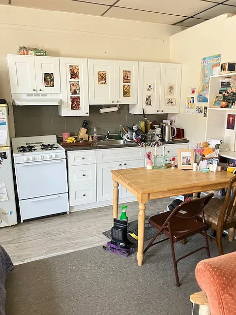 Studio, 200 sqft, $970 — Photo 3