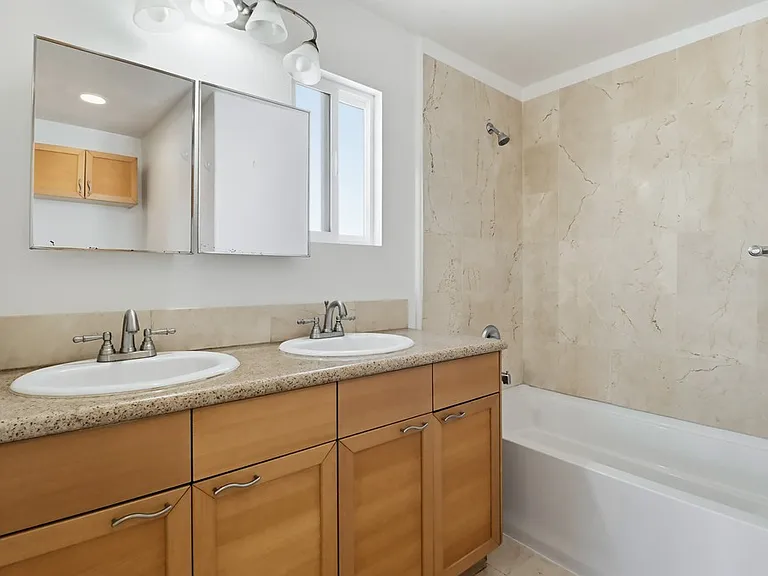 3731 Riviera Dr — Photo 18