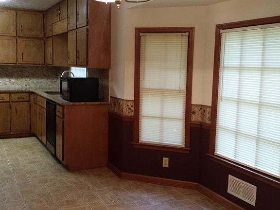 5th image of 115 Brookwood Estates Ct