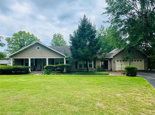 623 E Poplar Ave, Selmer, TN 38375