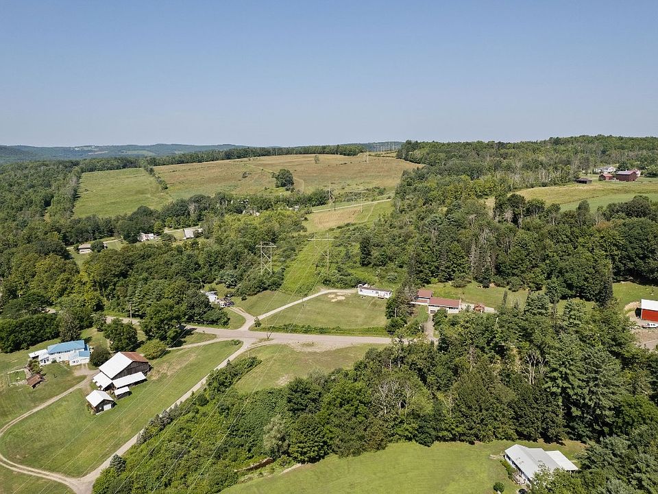 2nd image of 2121 Bradley Creek Rd