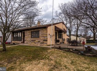 409 Grape St, Warminster, PA 18974