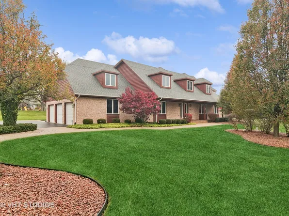 33 Mark Dr, Hawthorn Woods, IL 60047