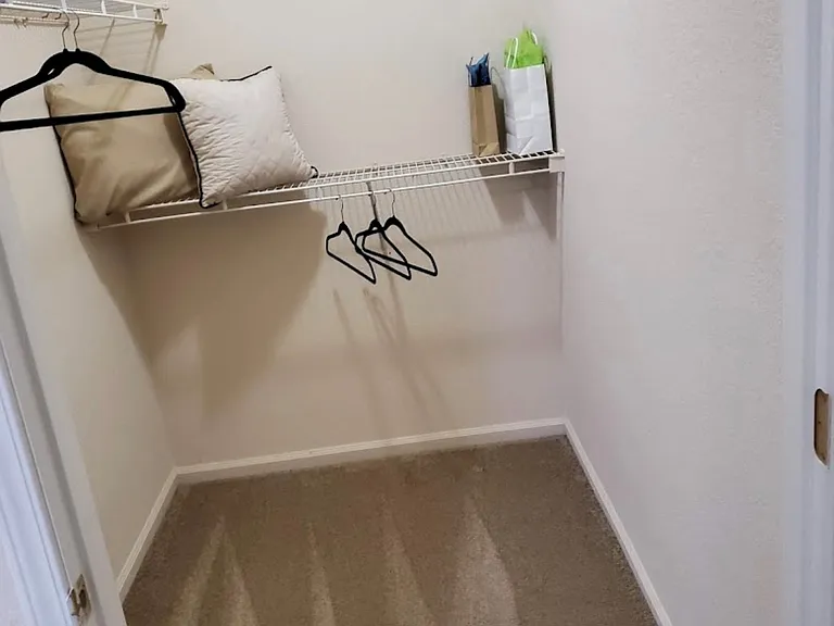 The Lakes at Lionsgate Apartments — Photo 19