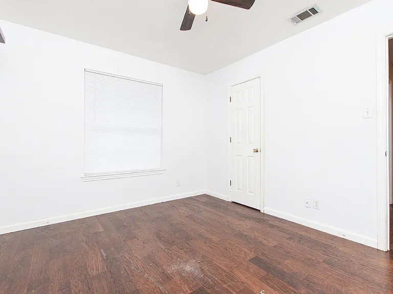 3003 Oakwood Dr — Photo 17